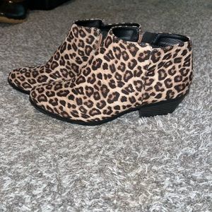 Leopard booties gently used size 7.5
